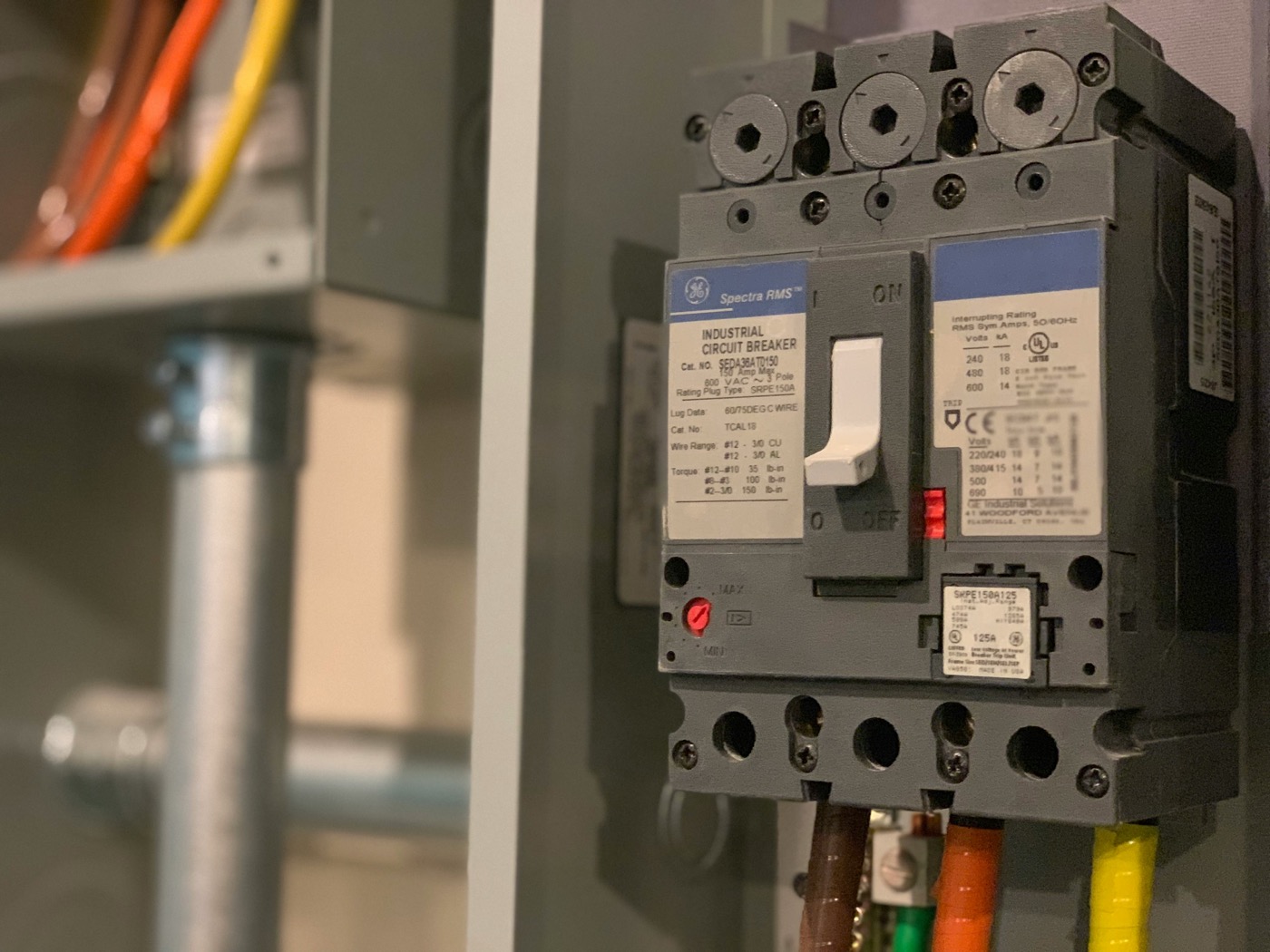 Court-circuit dans un local commercial